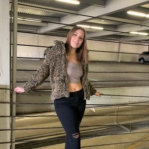 Meet your Posher, Brooke